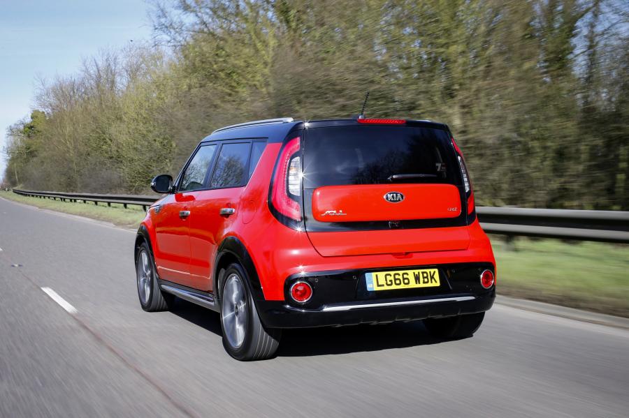  Kia Soul 2016 года  (UK) (фото 2 из 12)